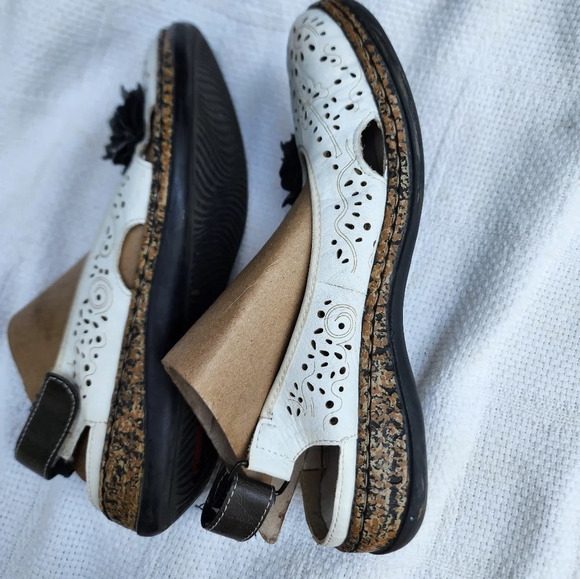 Rieker leather cut out floral sling backs 37/6 - Picture 4 of 10